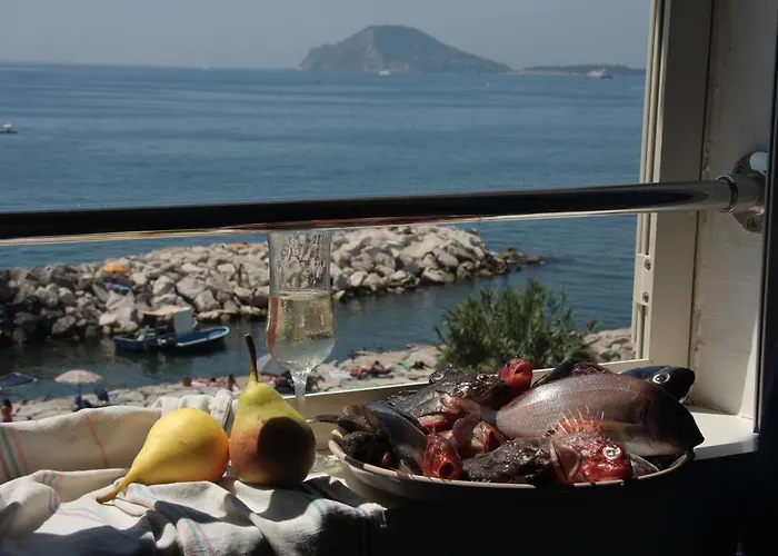 Borgo Marinaro Поццуоли